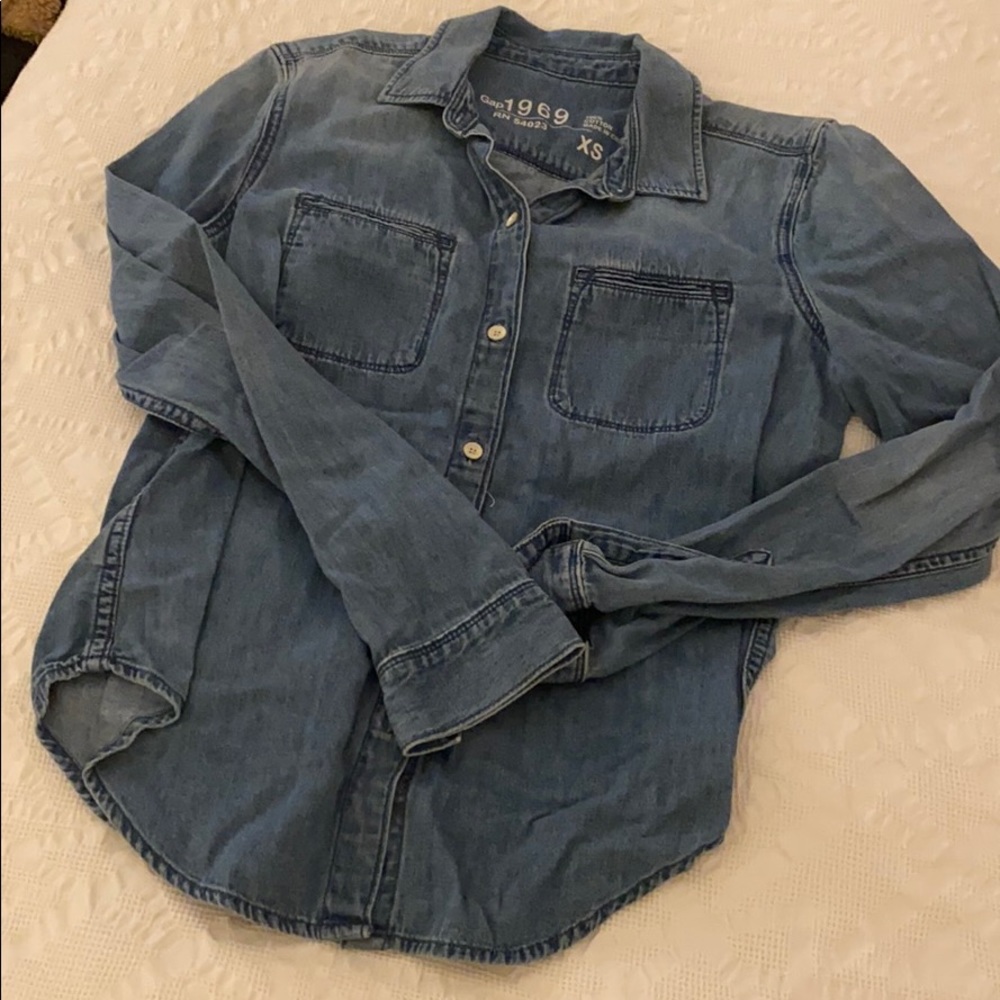 Gap XS Denim Button Down